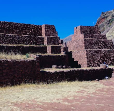 tour cusco pikillaqta en el valle sur